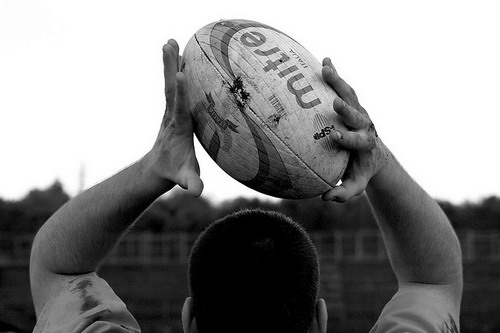 Trening rugby pod okiem profesjonalistów
