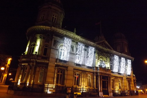 Czy władze miasta oświetlą budynki w Hull?