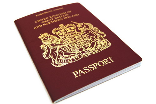 Polak - Brytyjczyk. Coraz więcej Polaków ma brytyjski paszport